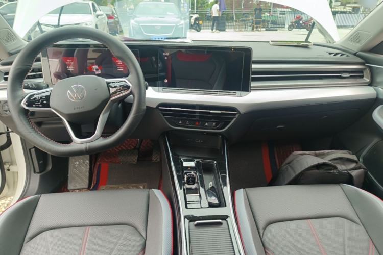 Used Volkswagen Lamando 2022 Lavida L 280TSI DSG Cool & Spicy Edition Center Console