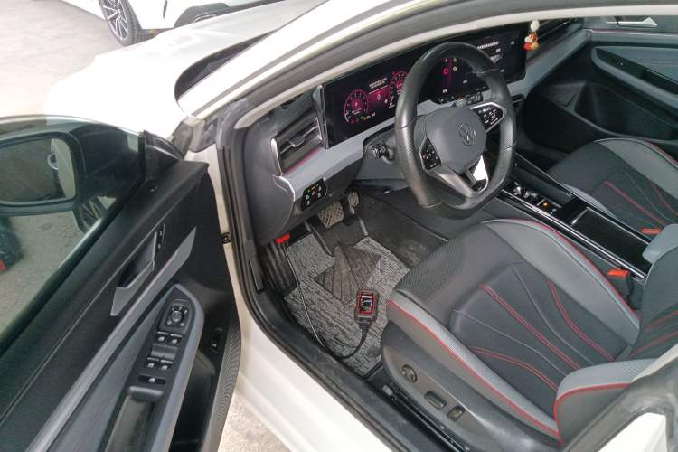 Used Volkswagen Lamando 2022 Lavida L 280TSI DSG Cool & Spicy Edition Driver Seat