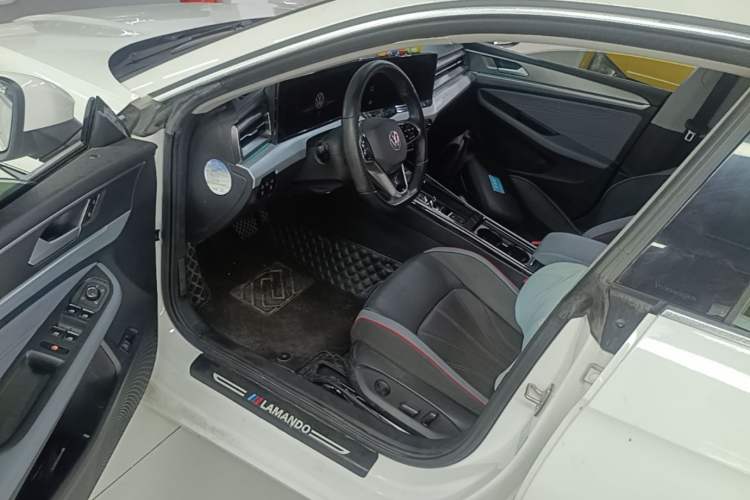 Used Volkswagen Lamando 2022 Lavida L 280TSI DSG Cool & Spicy Edition Driver Seat