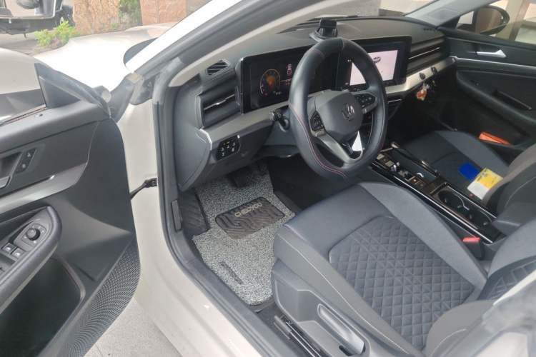 Used Volkswagen Lamando 2022 Lavida L 280TSI DSG Hot Edition Driver Seat