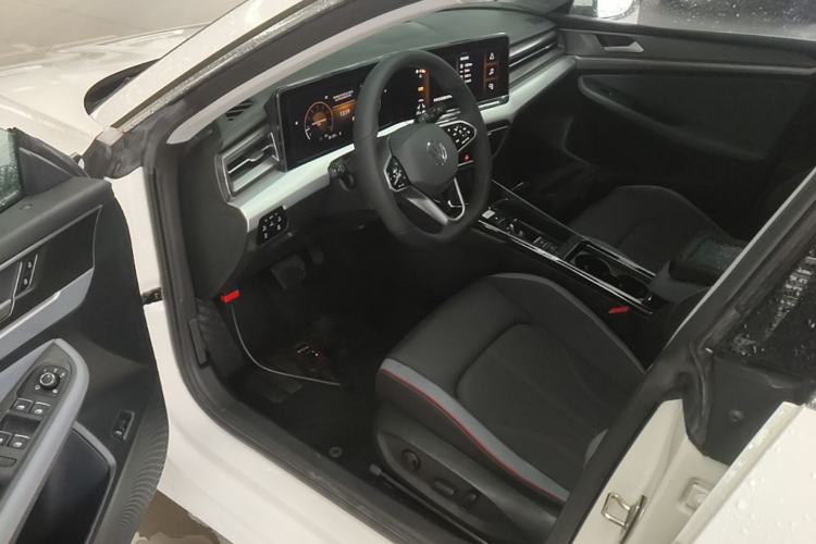 Used Volkswagen Lamando 2022 Lavida L 280TSI DSG Cool & Spicy Edition Driver Seat