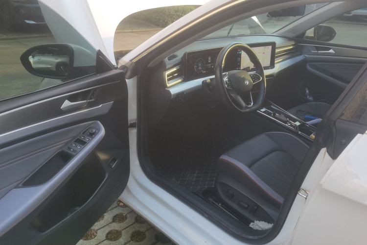 Used Volkswagen Lamando 2022 Lavida L 280TSI DSG Cool & Spicy Edition Driver Seat