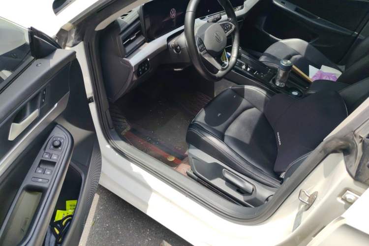 Used Volkswagen Lamando 2022 Lavida L 280TSI DSG Hot Edition Driver Seat