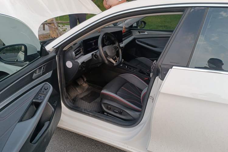 Used Volkswagen Lamando 2022 Lavida L 280TSI DSG Cool & Spicy Edition Driver Seat