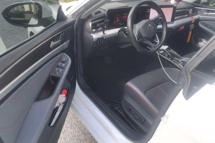 Used Volkswagen Lamando 2022 Lavida L 280TSI DSG Cool & Spicy Edition Driver Seat