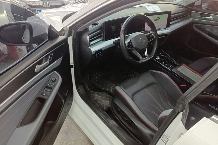 Used Volkswagen Lamando 2022 Lavida L 280TSI DSG Cool & Spicy Edition Driver Seat