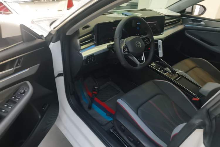 Used Volkswagen Lamando 2022 Lavida L 280TSI DSG Cool & Spicy Edition Driver Seat