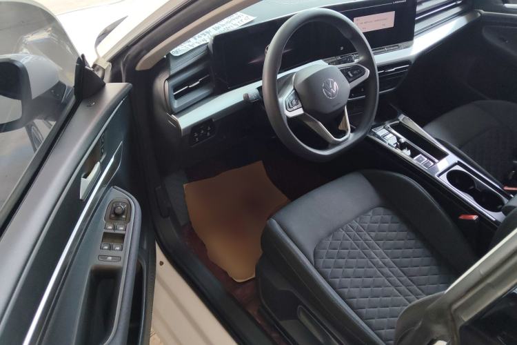 Used Volkswagen Lamando 2022 Lavida L 280TSI DSG Hot Edition Driver Seat