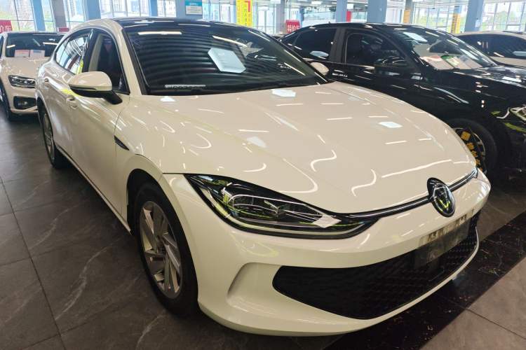 Used Volkswagen Lamando 2022 Lingdu L 280TSI DSG Spicy Edition Front Right 45 Deg