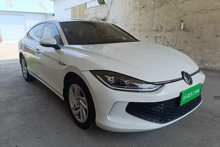 Used Volkswagen Lamando 2022 Lavida L 280TSI DSG Hot Edition Front Right 45 Deg