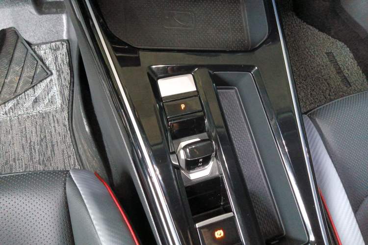 Used Volkswagen Lamando 2022 Lavida L 280TSI DSG Cool & Spicy Edition Gear Lever
