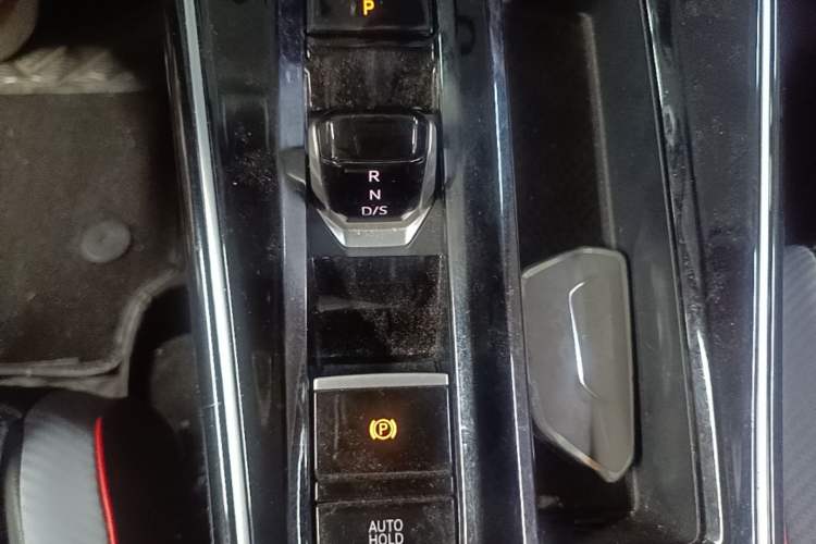Used Volkswagen Lamando 2022 Lavida L 280TSI DSG Cool & Spicy Edition Gear Lever