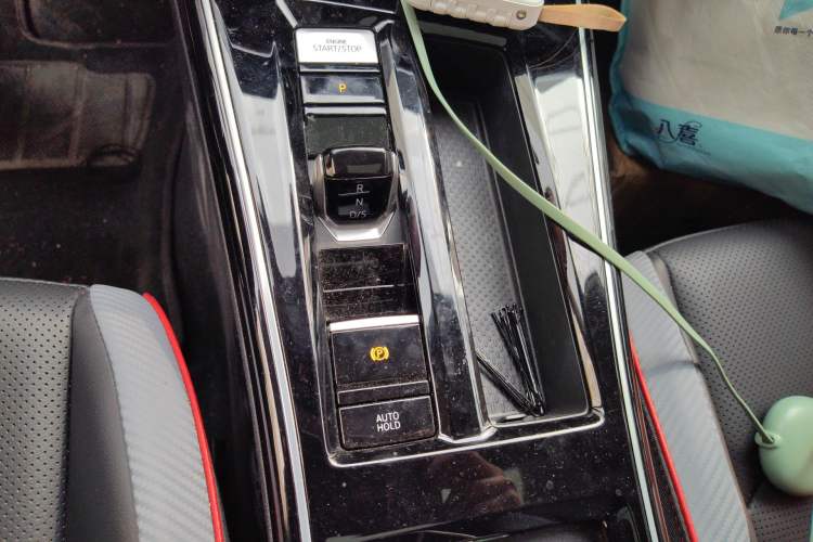 Used Volkswagen Lamando 2022 Lavida L 280TSI DSG Cool & Spicy Edition Gear Lever