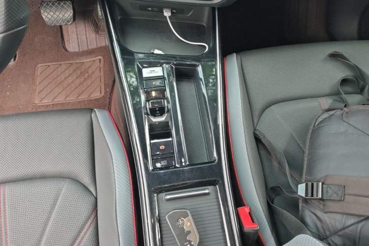 Used Volkswagen Lamando 2022 Lavida L 280TSI DSG Cool & Spicy Edition Gear Lever
