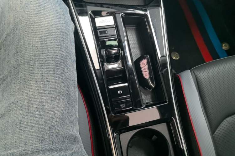 Used Volkswagen Lamando 2022 Lavida L 280TSI DSG Cool & Spicy Edition Gear Lever