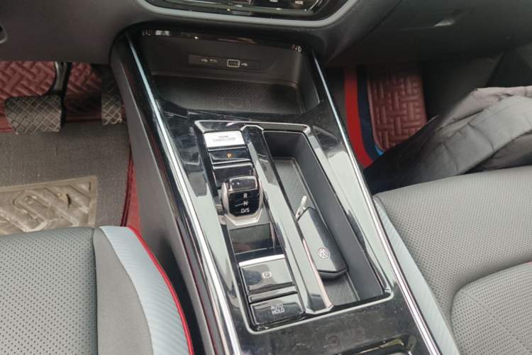 Used Volkswagen Lamando 2022 Lavida L 280TSI DSG Cool & Spicy Edition Gear Lever
