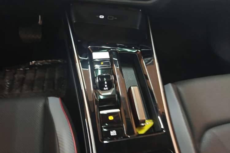 Used Volkswagen Lamando 2022 Lavida L 280TSI DSG Cool & Spicy Edition Gear Lever