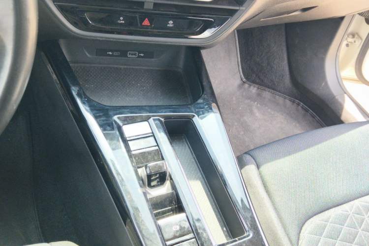 Used Volkswagen Lamando 2022 Lavida L 280TSI DSG Hot Edition Gear Lever