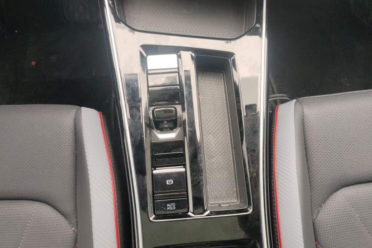 Used Volkswagen Lamando 2022 Lavida L 280TSI DSG Cool & Spicy Edition Gear Lever