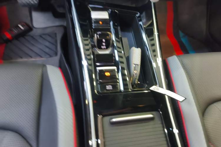 Used Volkswagen Lamando 2022 Lavida L 280TSI DSG Cool & Spicy Edition Gear Lever