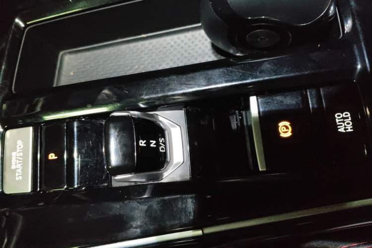 Used Volkswagen Lamando 2022 Lavida L 280TSI DSG Cool & Spicy Edition Gear Lever