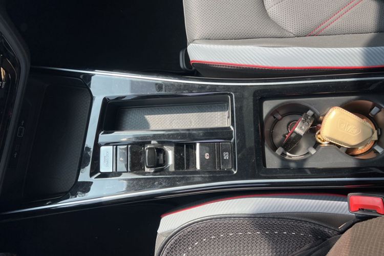 Used Volkswagen Lamando 2022 Lavida L 280TSI DSG Cool & Spicy Edition Gear Lever