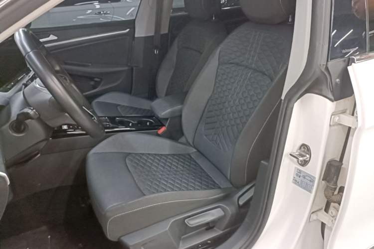 Used Volkswagen Lamando 2022 Lavida L 280TSI DSG Hot Edition Left Front Seat