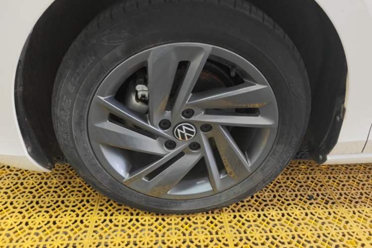 Used Volkswagen Lamando 2022 Lavida L 280TSI DSG Hot Edition Left Front Wheel Hub