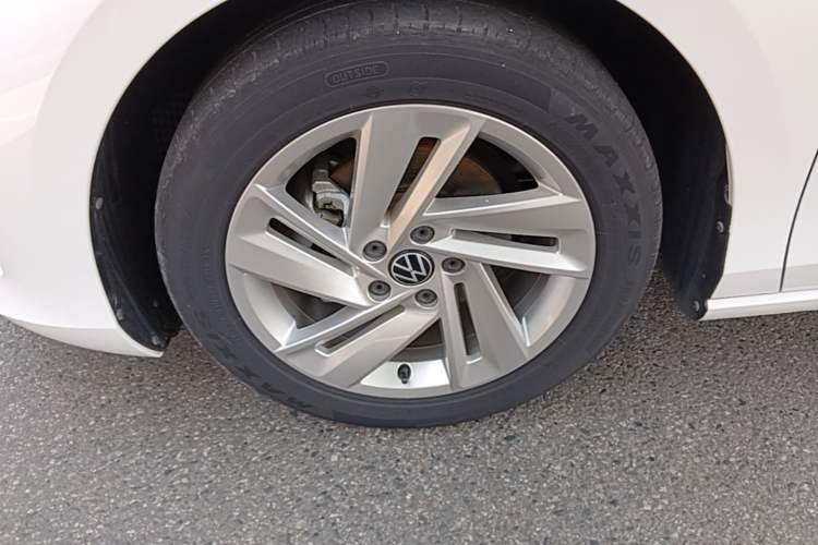 Used Volkswagen Lamando 2022 Lingdu L 280TSI DSG Spicy Edition Left Front Wheel Hub
