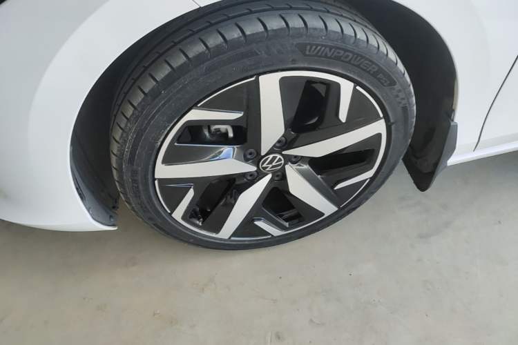 Used Volkswagen Lamando 2022 Lavida L 280TSI DSG Cool & Spicy Edition Left Front Wheel Hub