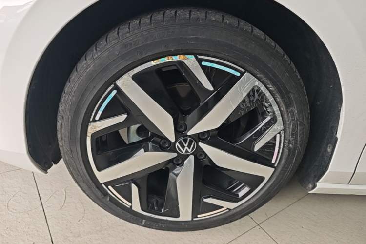 Used Volkswagen Lamando 2022 Lavida L 280TSI DSG Cool & Spicy Edition Left Front Wheel Hub