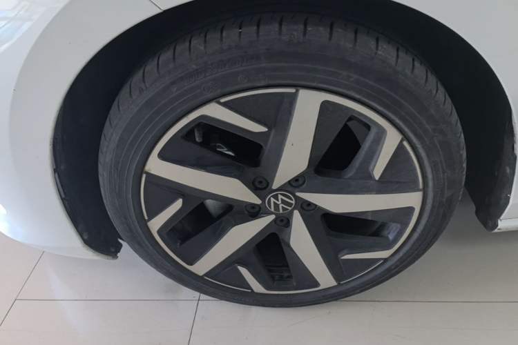 Used Volkswagen Lamando 2022 Lavida L 280TSI DSG Cool & Spicy Edition Left Front Wheel Hub