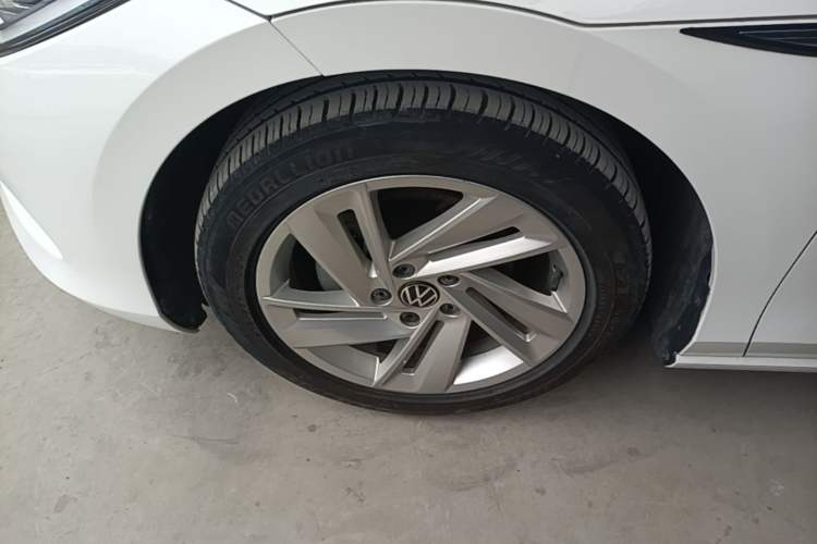 Used Volkswagen Lamando 2022 Lingdu L 280TSI DSG Spicy Edition Left Front Wheel Hub