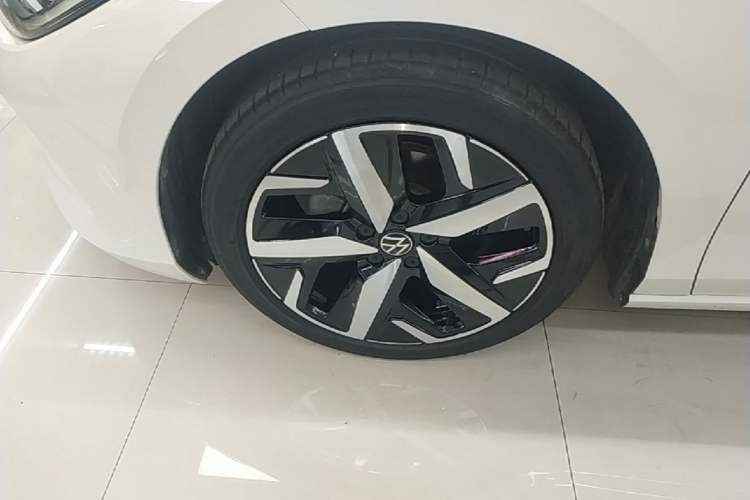 Used Volkswagen Lamando 2022 Lavida L 280TSI DSG Cool & Spicy Edition Left Front Wheel Hub
