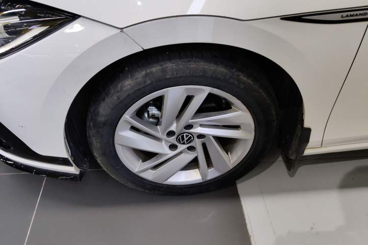 Used Volkswagen Lamando 2022 Lingdu L 280TSI DSG Spicy Edition Left Front Wheel Hub