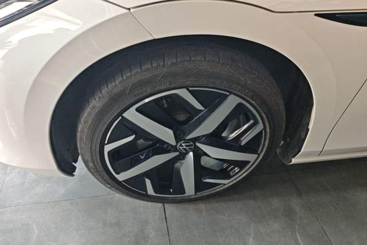Used Volkswagen Lamando 2022 Lavida L 280TSI DSG Cool & Spicy Edition Left Front Wheel Hub