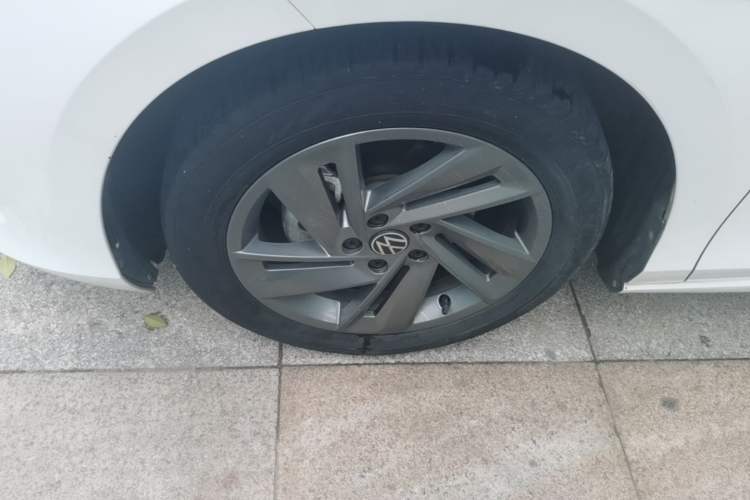 Used Volkswagen Lamando 2022 Lingdu L 280TSI DSG Spicy Edition Left Front Wheel Hub
