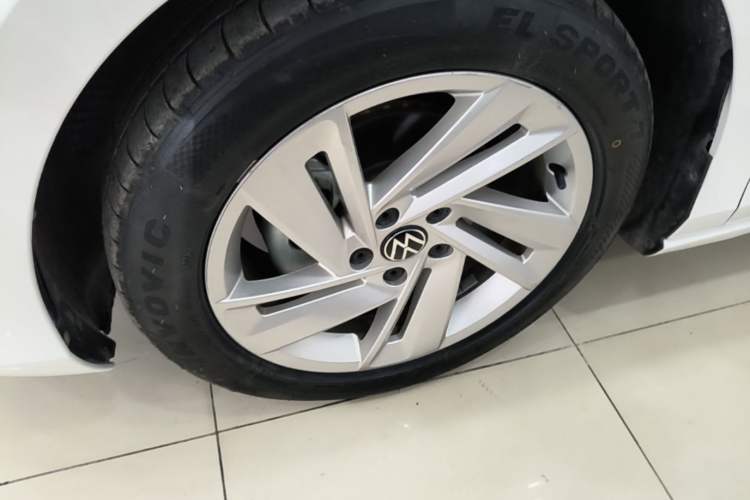 Used Volkswagen Lamando 2022 Lingdu L 280TSI DSG Spicy Edition Left Front Wheel Hub