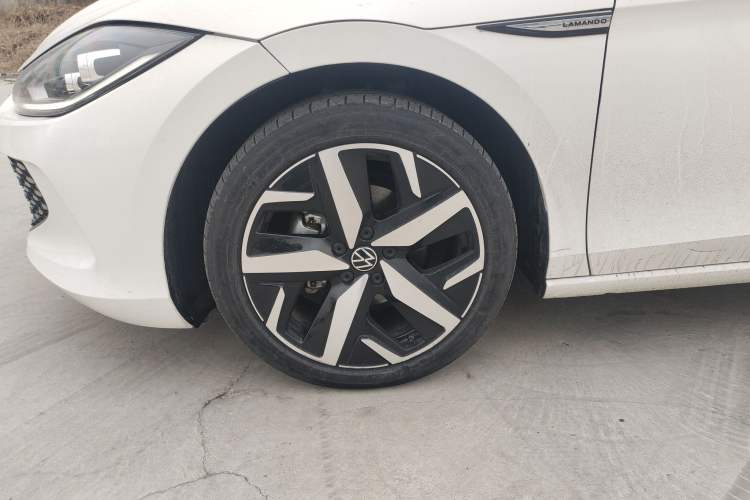 Used Volkswagen Lamando 2022 Lavida L 280TSI DSG Cool & Spicy Edition Left Front Wheel Hub
