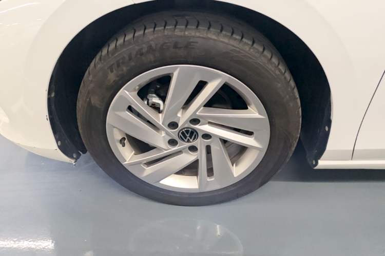 Used Volkswagen Lamando 2022 Lingdu L 280TSI DSG Spicy Edition Left Front Wheel Hub