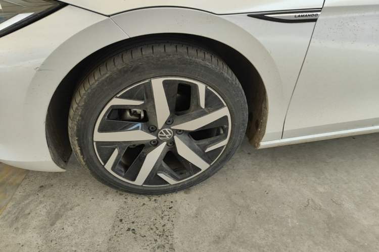 Used Volkswagen Lamando 2022 Lavida L 280TSI DSG Cool & Spicy Edition Left Front Wheel Hub