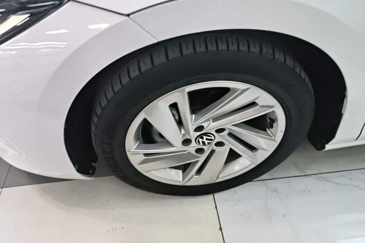 Used Volkswagen Lamando 2022 Lingdu L 280TSI DSG Spicy Edition Left Front Wheel Hub