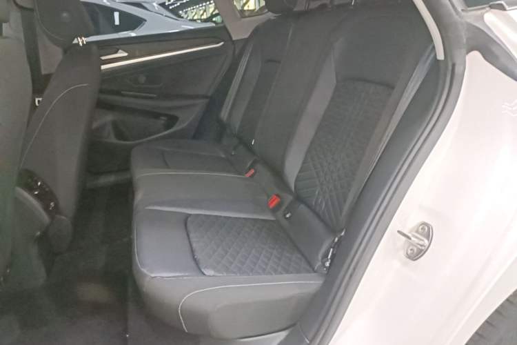 Used Volkswagen Lamando 2022 Lavida L 280TSI DSG Hot Edition Left Rear Seat