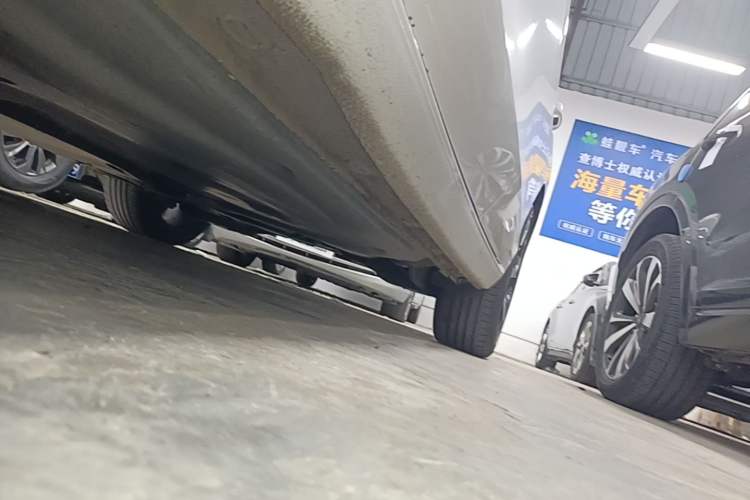 Used Volkswagen Lamando 2022 Lavida L 280TSI DSG Cool & Spicy Edition Left Side Sill