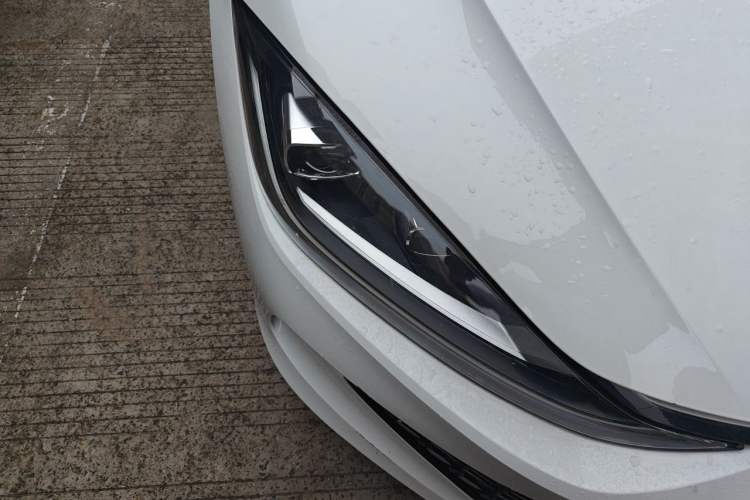Used Volkswagen Lamando 2022 Lavida L 280TSI DSG Cool & Spicy Edition Right Front Headlight