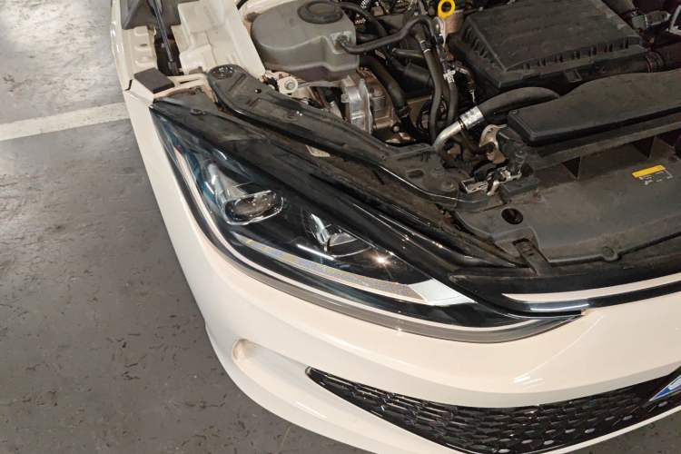 Used Volkswagen Lamando 2022 Lavida L 280TSI DSG Cool & Spicy Edition Right Front Headlight