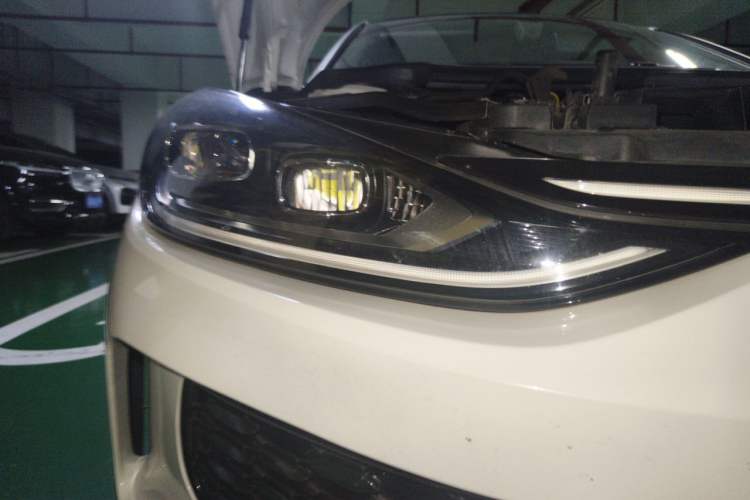 Used Volkswagen Lamando 2022 Lavida L 280TSI DSG Cool & Spicy Edition Right Front Headlight