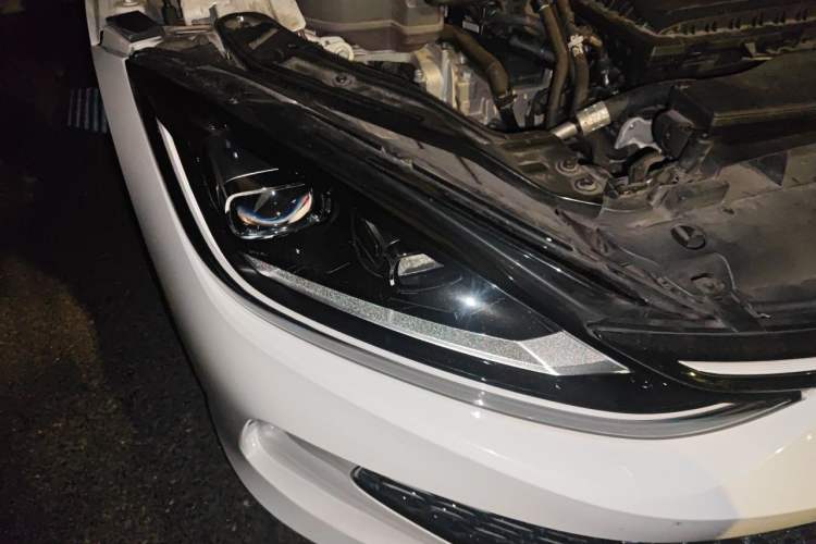 Used Volkswagen Lamando 2022 Lavida L 280TSI DSG Cool & Spicy Edition Right Front Headlight