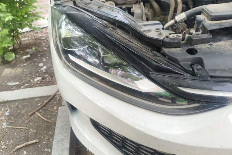 Used Volkswagen Lamando 2022 Lavida L 280TSI DSG Cool & Spicy Edition Right Front Headlight