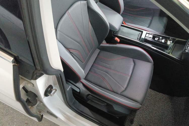 Used Volkswagen Lamando 2022 Lavida L 280TSI DSG Cool & Spicy Edition Right Front Seat